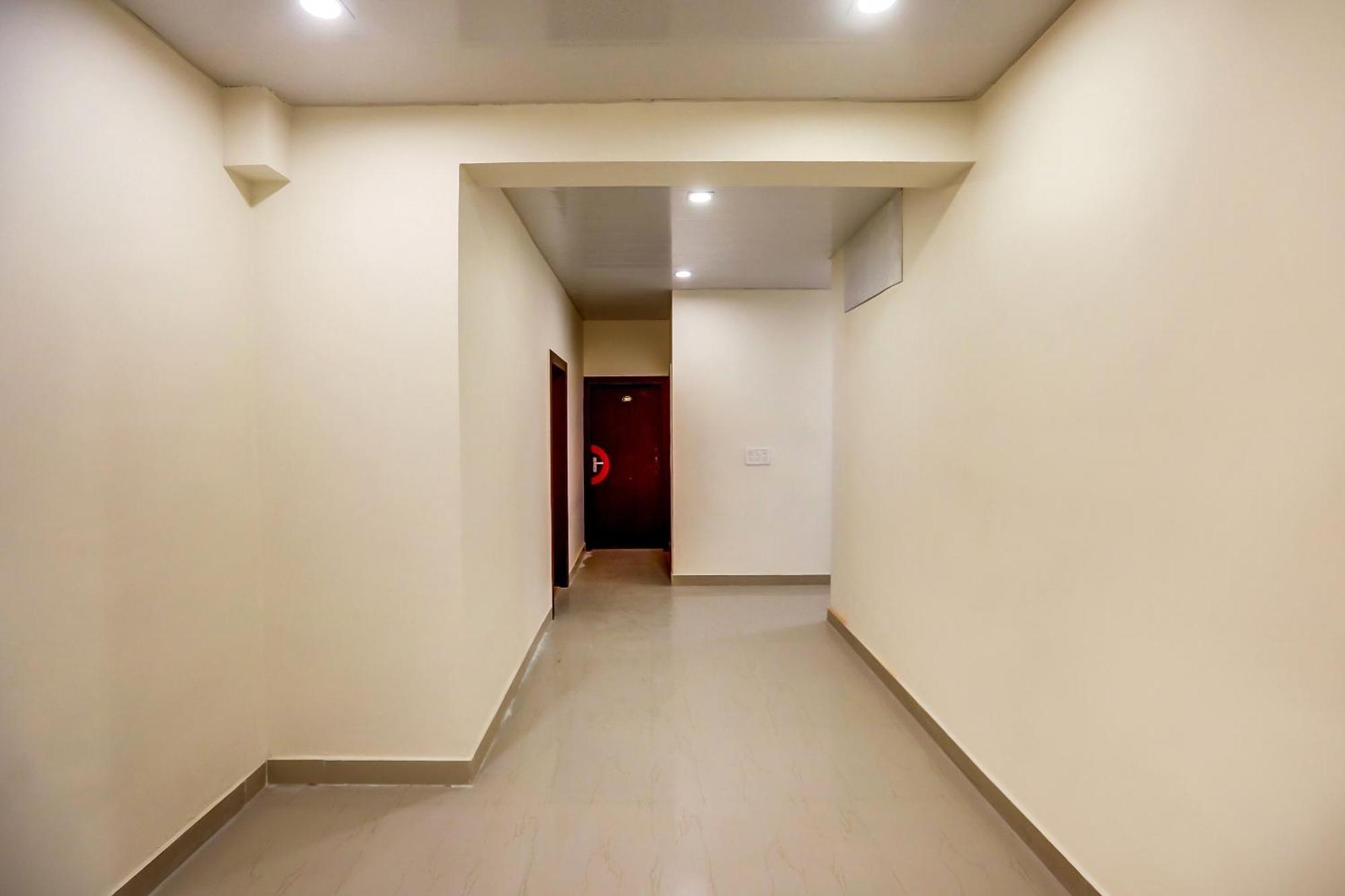 Collection O Sr Inn Awas Vikas カーンプル エクステリア 写真